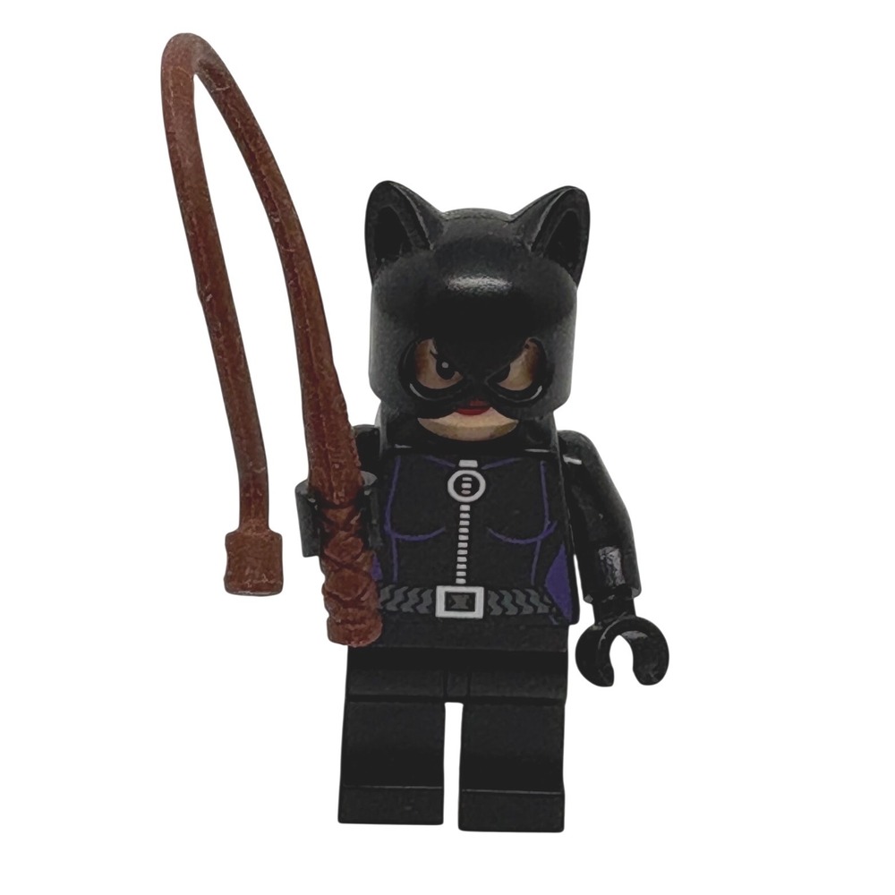 LEGO DC Super Heroes‎ Catwoman Minifigure Batman Purple Black Suit with Whip